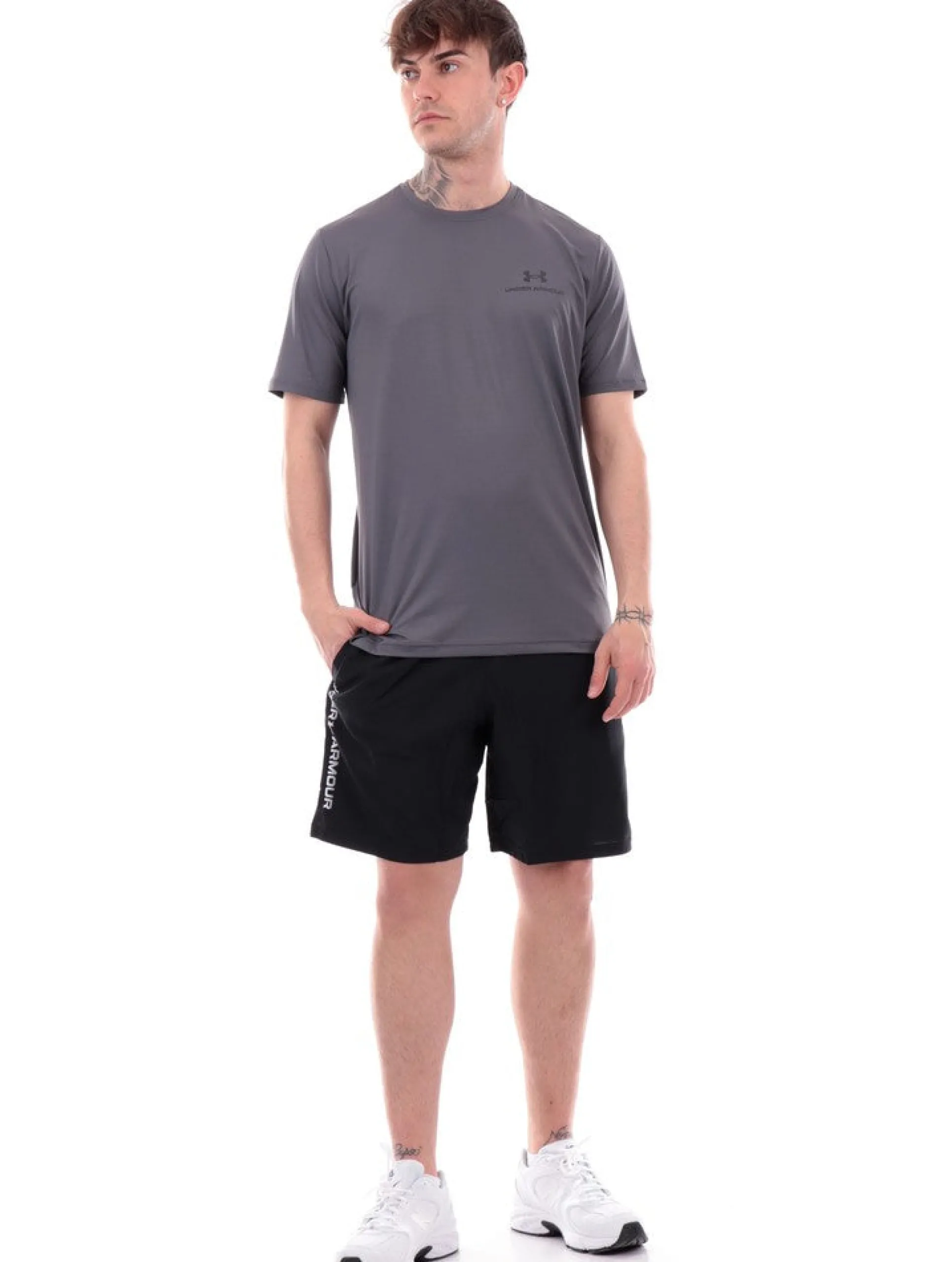 UNDER ARMOUR Bermuda*Bermuda neri da uomo Woven 13833560