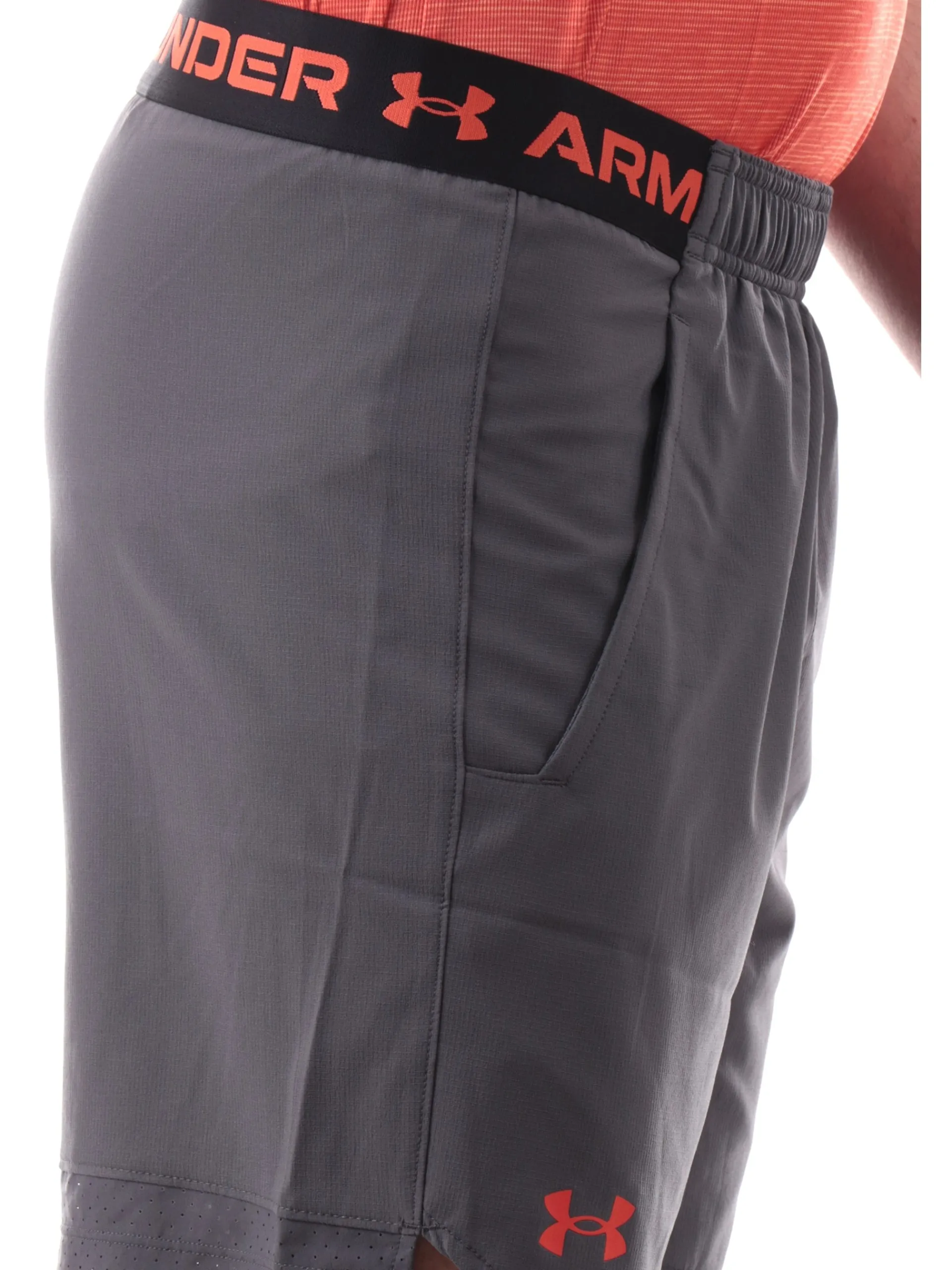 UNDER ARMOUR Bermuda*Pantaloncini grigi da Uomo con elastico logo Vanish Woven Shorts 13737180