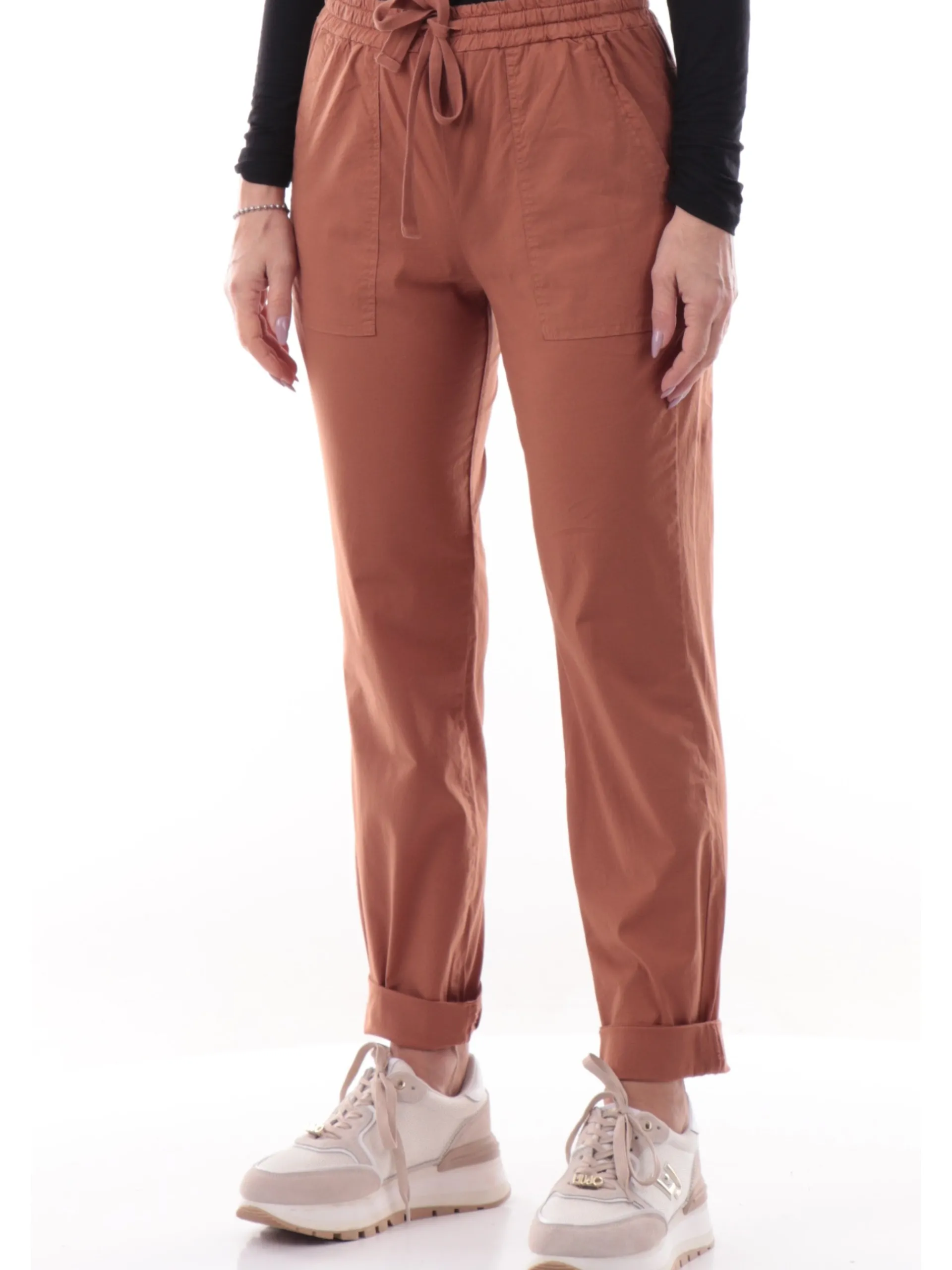DEHA Pantaloni*Pantaloni tuta marroni con risvolto da donna in popeline A00645