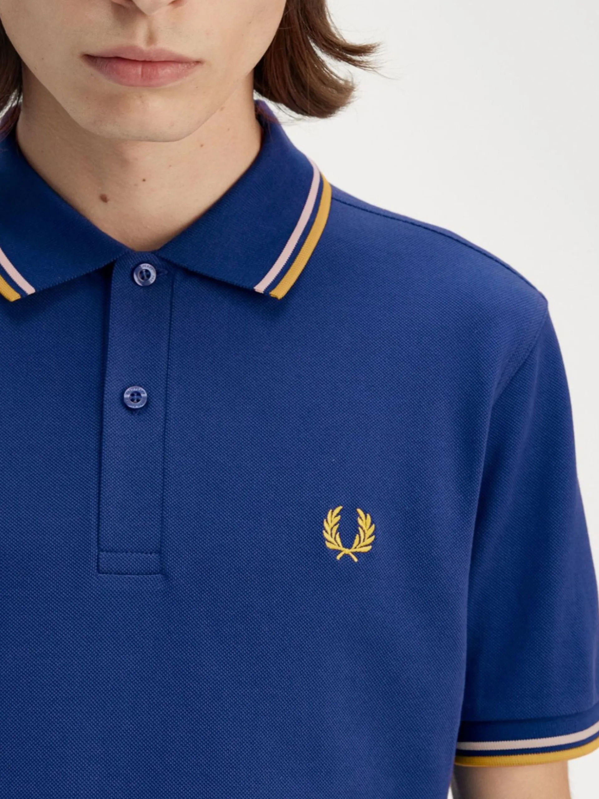 FRED PERRY Polo*Polo blu royale da uomo inserti oro e bianchi Twin Tipped M3600