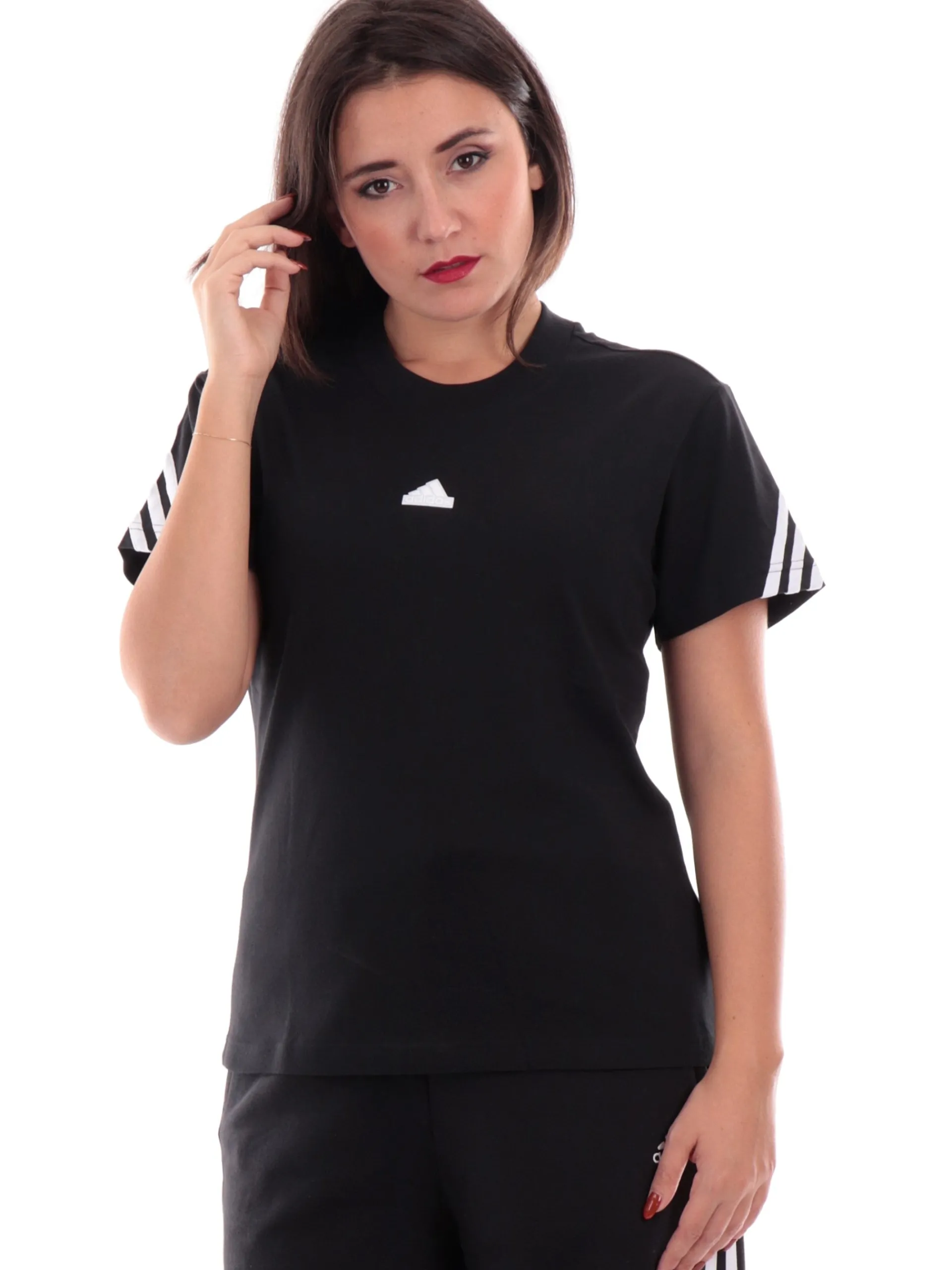 ADIDAS EQUIPMENT T-Shirt*T-shirt Adidas nera da donna patch gommato IW4